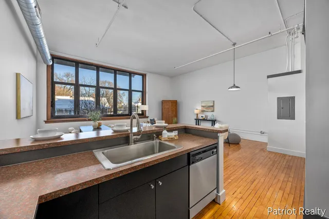 $259,900 | 600 Broadway Avenue Northwest, Unit 204, Grand Rapids, MI 49504