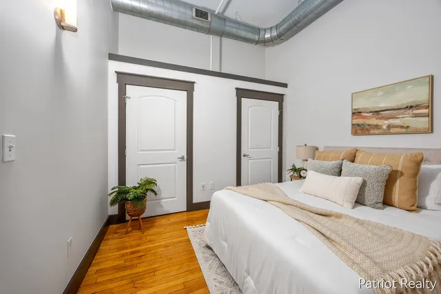 $259,900 | 600 Broadway Avenue Northwest, Unit 204, Grand Rapids, MI 49504