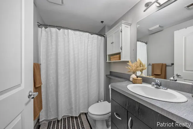 $259,900 | 600 Broadway Avenue Northwest, Unit 204, Grand Rapids, MI 49504