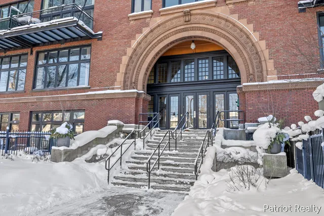 $259,900 | 600 Broadway Avenue Northwest, Unit 204, Grand Rapids, MI 49504