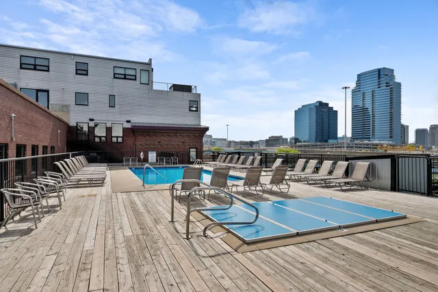 $259,900 | 600 Broadway Avenue Northwest, Unit 204, Grand Rapids, MI 49504