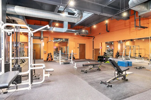 $259,900 | 600 Broadway Avenue Northwest, Unit 204, Grand Rapids, MI 49504