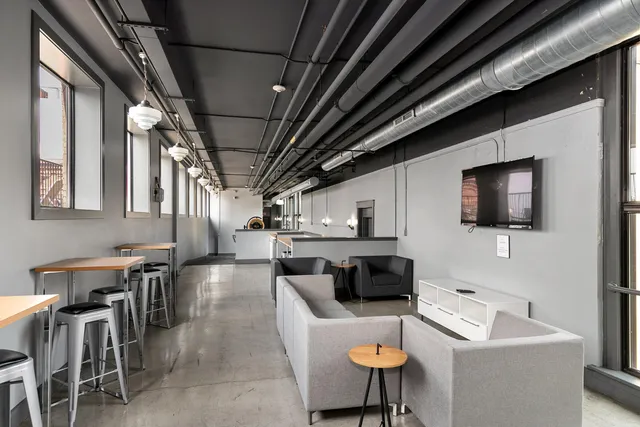 $259,900 | 600 Broadway Avenue Northwest, Unit 204, Grand Rapids, MI 49504