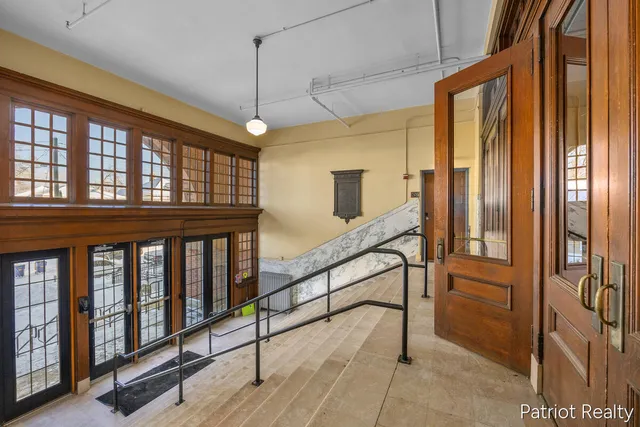 $259,900 | 600 Broadway Avenue Northwest, Unit 204, Grand Rapids, MI 49504