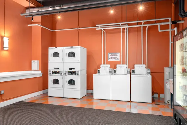 $259,900 | 600 Broadway Avenue Northwest, Unit 204, Grand Rapids, MI 49504