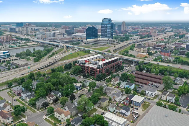 $259,900 | 600 Broadway Avenue Northwest, Unit 204, Grand Rapids, MI 49504