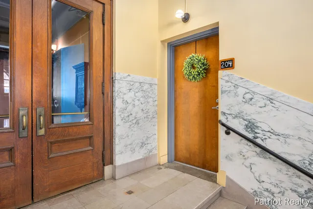 $259,900 | 600 Broadway Avenue Northwest, Unit 204, Grand Rapids, MI 49504