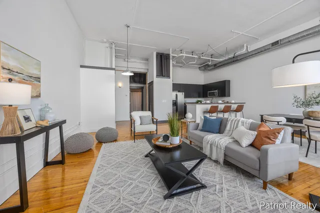 $259,900 | 600 Broadway Avenue Northwest, Unit 204, Grand Rapids, MI 49504