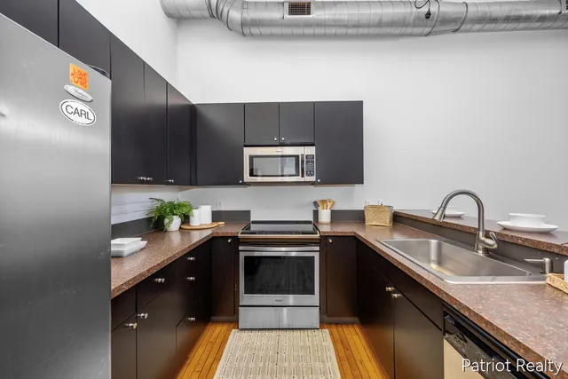 $259,900 | 600 Broadway Avenue Northwest, Unit 204, Grand Rapids, MI 49504