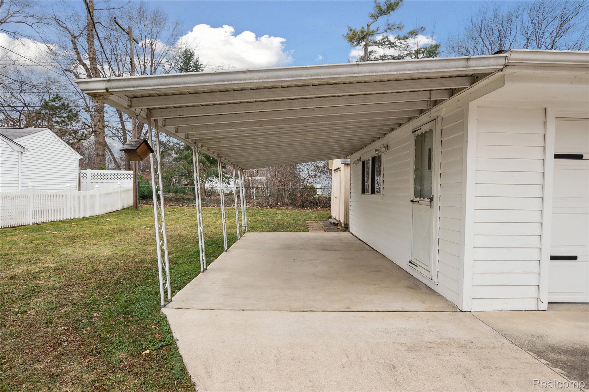 3062 Grange Road Trenton, MI 48183 - Photo 8 of 65 COVERED PATIO