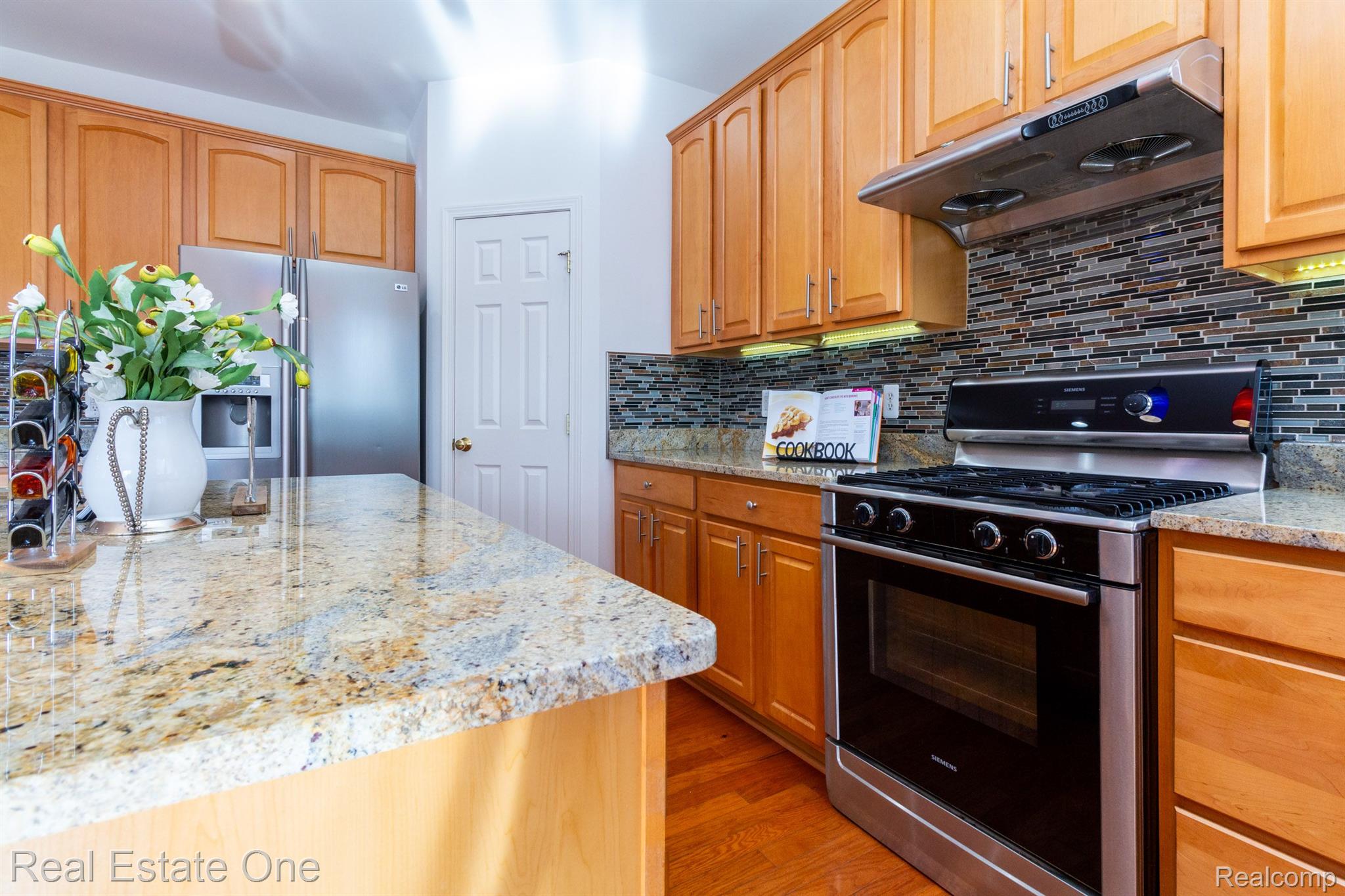 3585 Everett Drive Rochester, MI 48307 - Photo 18 of 75 Gallery Image 18
