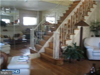 943 East Rittenhouse Street Philadelphia, PA 19138 - Photo 8 of 9 Living Room