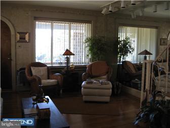 943 East Rittenhouse Street Philadelphia, PA 19138 - Photo 9 of 9 Living Room