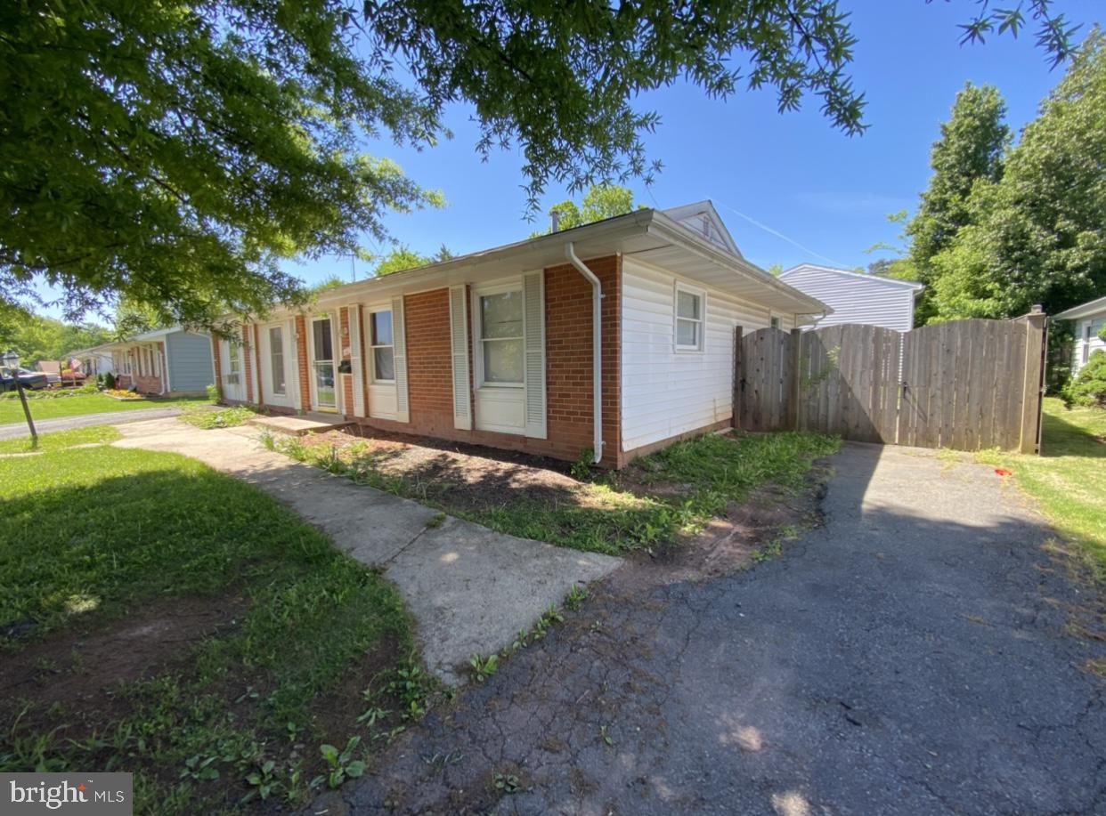 1025 South Hoga Road Sterling, VA 20164 - Photo 2 of 2