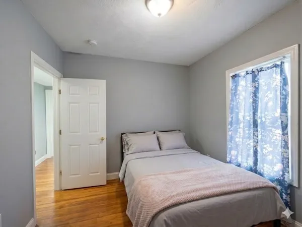 $4,695 | 48 Derby Street, Unit 1, Somerville, MA 02145