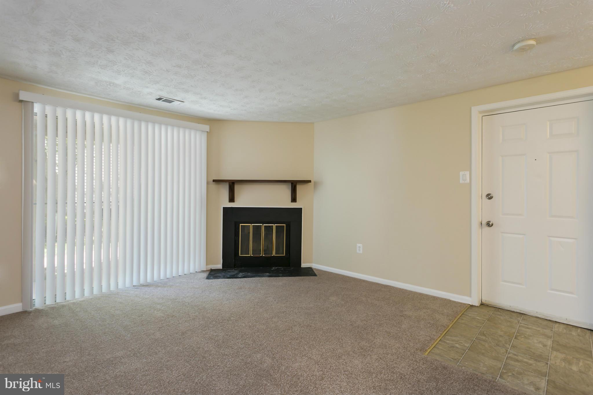 5904 Watch Chain Way, Unit 704 Columbia, MD 21044 - Photo 4 of 16 Living Room