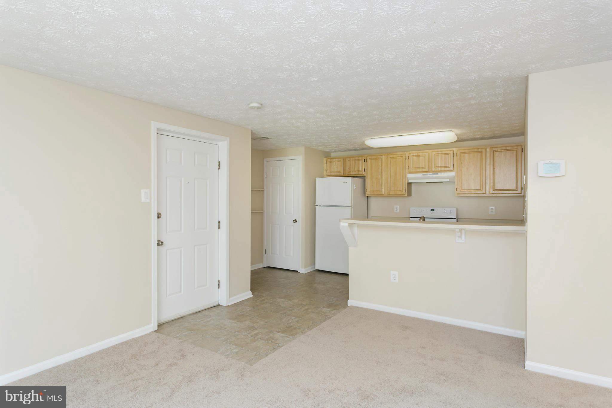 5904 Watch Chain Way, Unit 704 Columbia, MD 21044 - Photo 7 of 16 Living Room