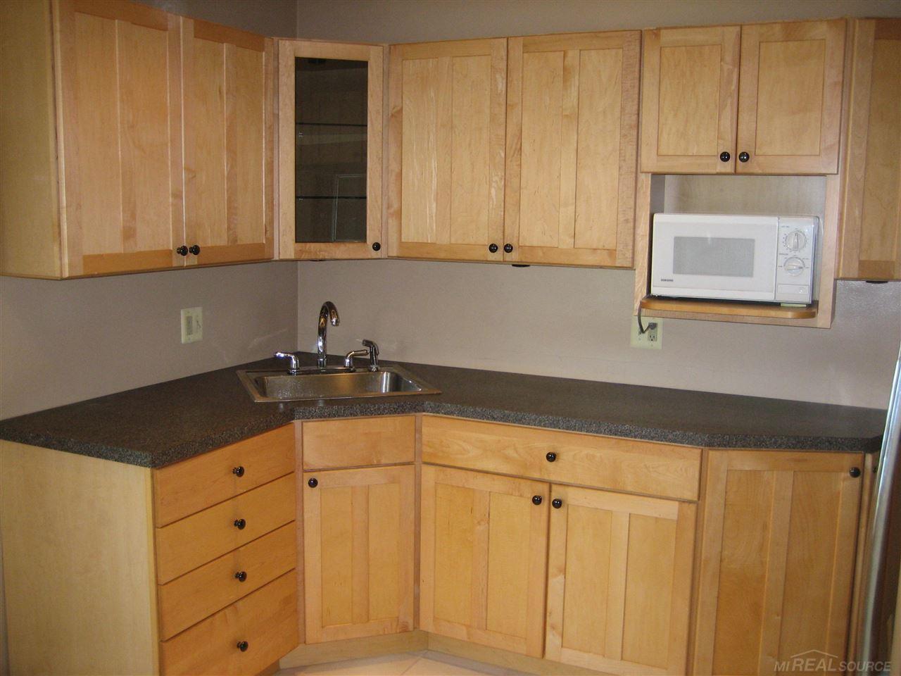 16784 Toepfer Drive Eastpointe, MI 48021 - Photo 2 of 5
