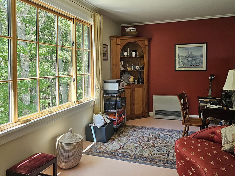 1004 Bremen Road Waldoboro, ME 04572 - Photo 50 of 63 Library