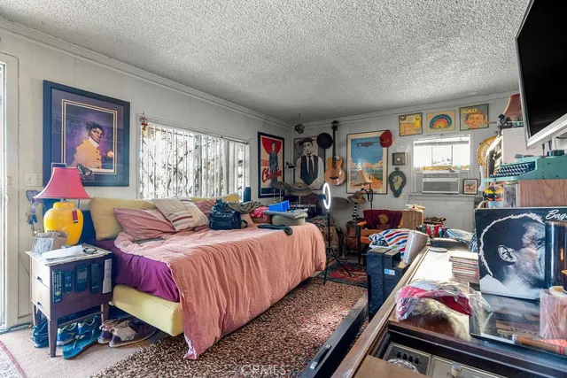 $1,550,000 | 2200 West Burbank Boulevard, Burbank, CA 91506