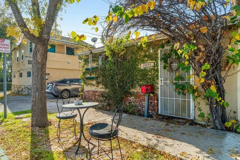 $1,550,000 | 2200 West Burbank Boulevard, Burbank, CA 91506