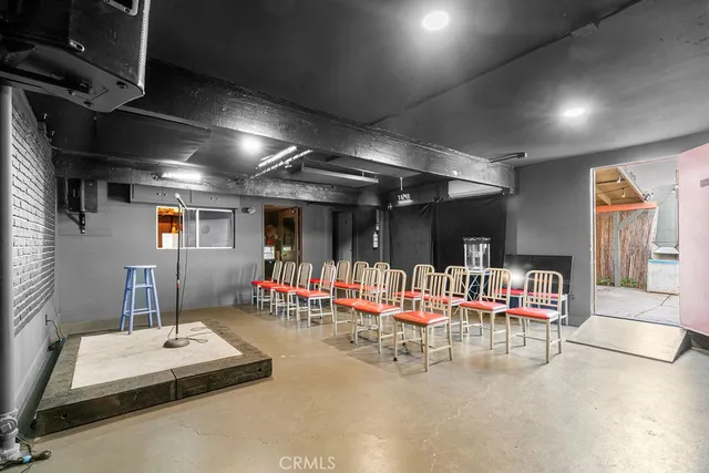 $1,550,000 | 2200 West Burbank Boulevard, Burbank, CA 91506