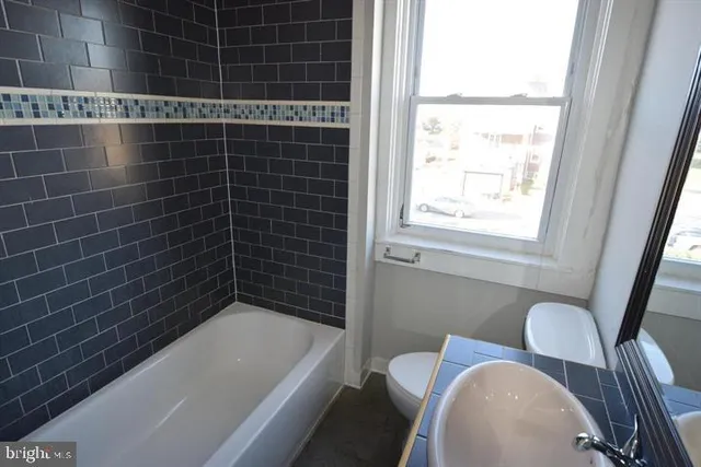 $1,990 | 537 Wildwood Parkway, Baltimore, MD 21229