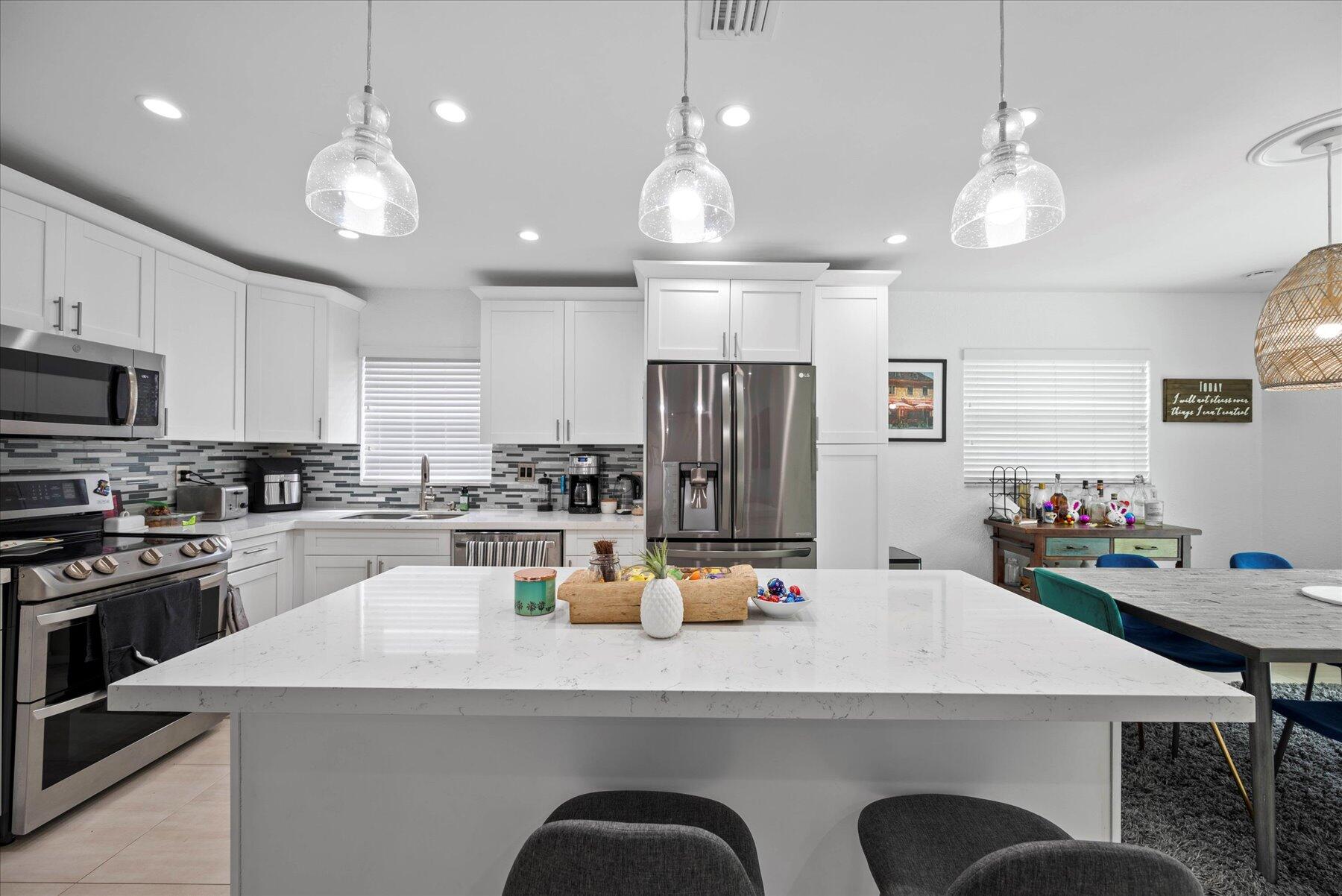 124 Oregon Lane Boca Raton, FL 33487 - Photo 2 of 25 20-DSC_5202