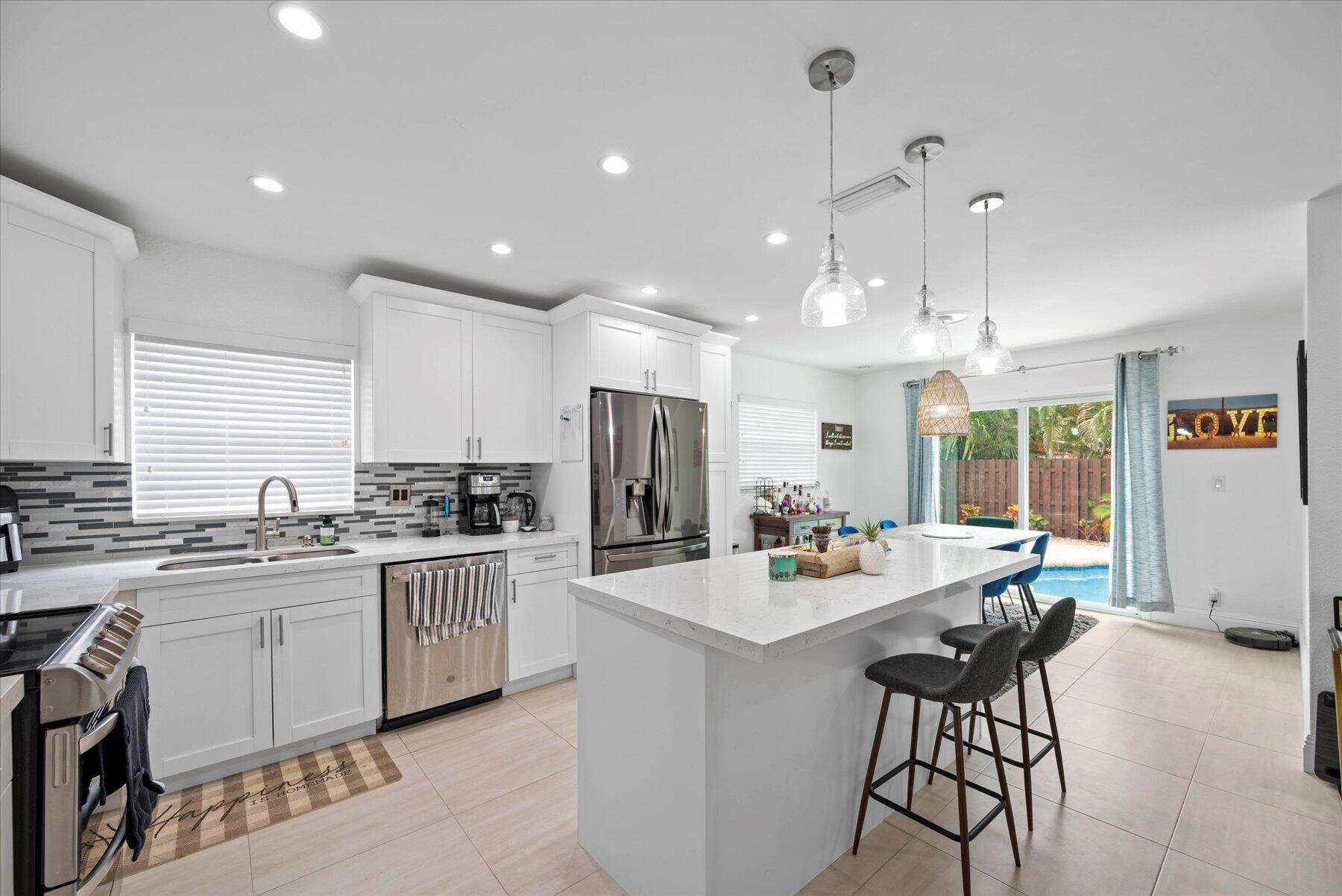 124 Oregon Lane Boca Raton, FL 33487 - Photo 3 of 25 15-DSC_5208