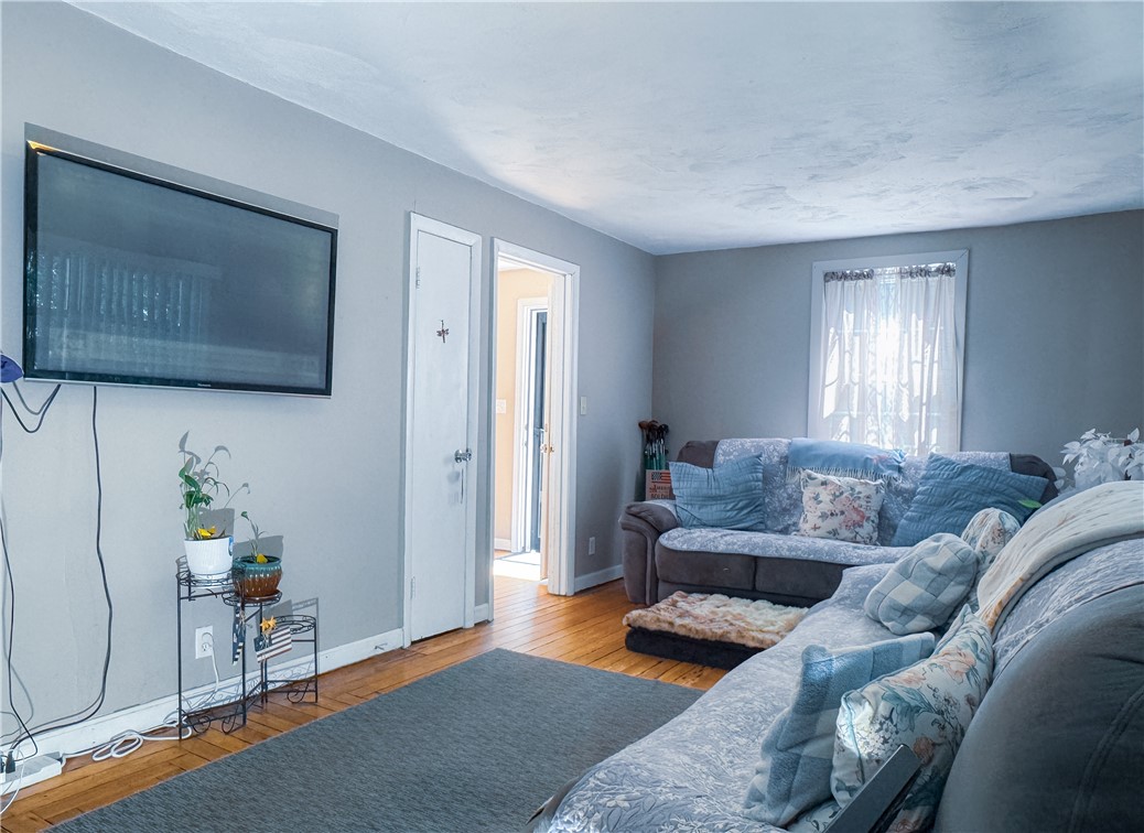 16 Jennison Road Warwick, RI 02889 - Photo 11 of 38 Gallery Image 11