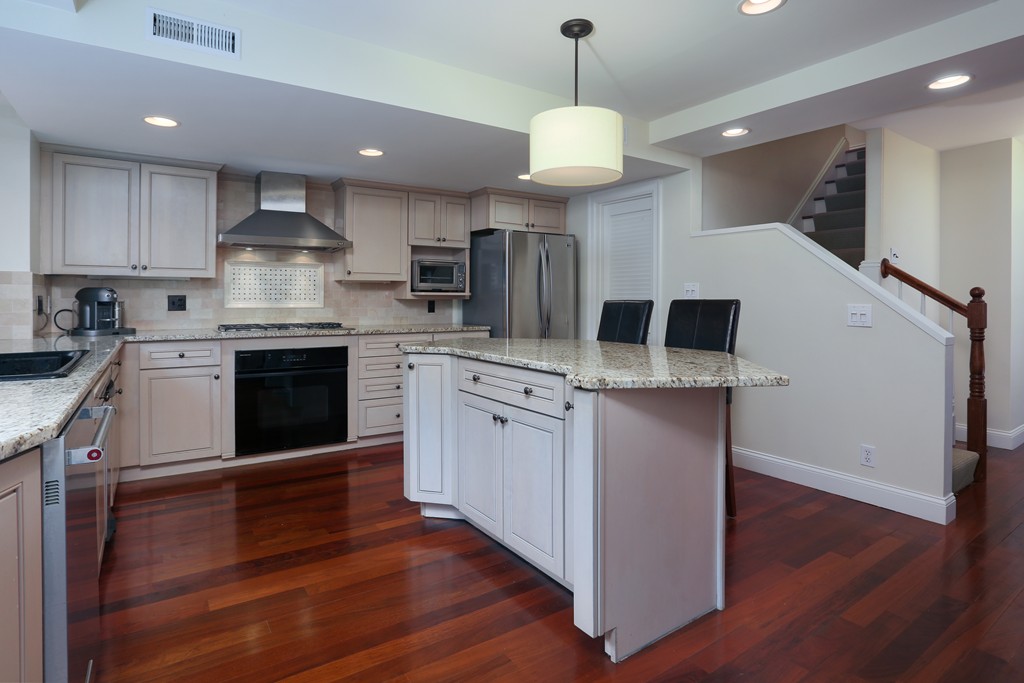 8 Cedar Street Boston, MA 02129 - Photo 2 of 10