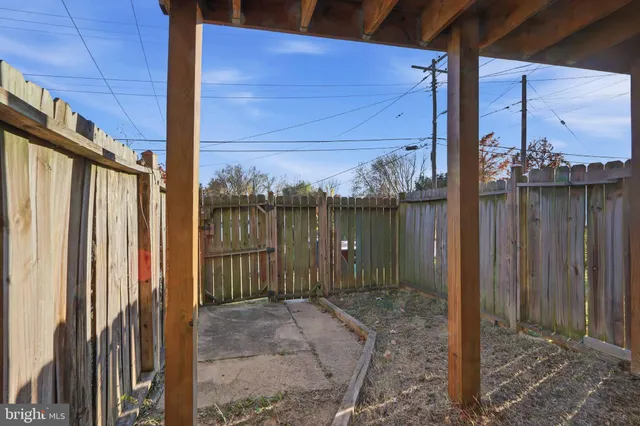 a house view with a outdoor space