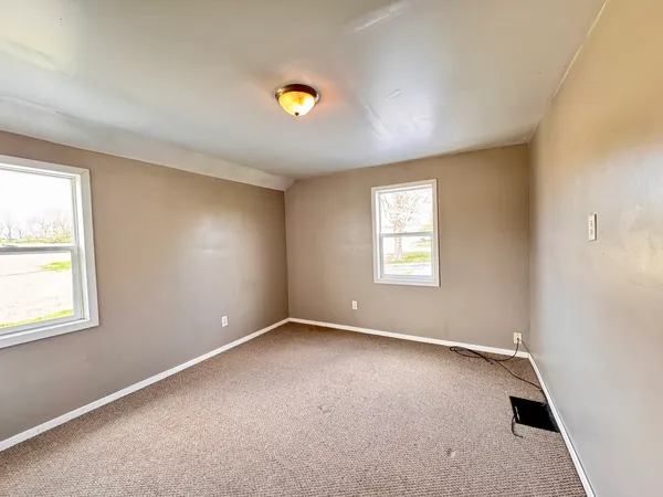 $199,900 | 208 Hand Avenue, Dixon, IL 61021
