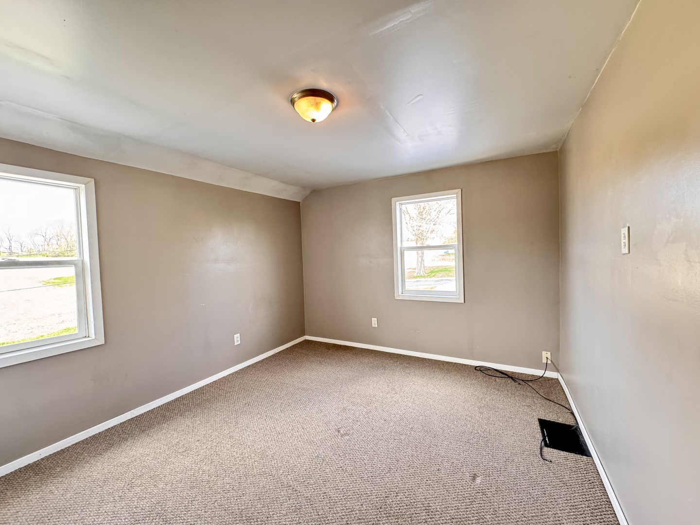 208 Hand Avenue Dixon, IL 61021 - Photo 12 of 17