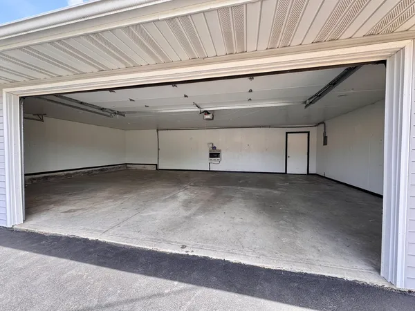 $199,900 | 208 Hand Avenue, Dixon, IL 61021