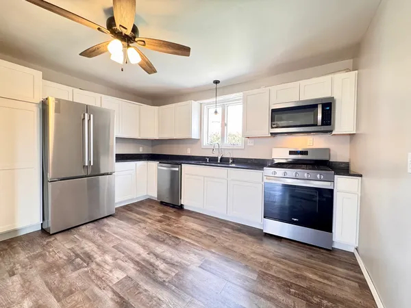 $199,900 | 208 Hand Avenue, Dixon, IL 61021