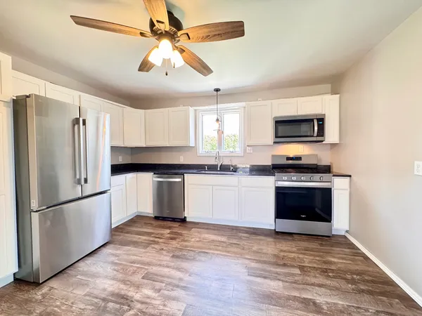 $199,900 | 208 Hand Avenue, Dixon, IL 61021