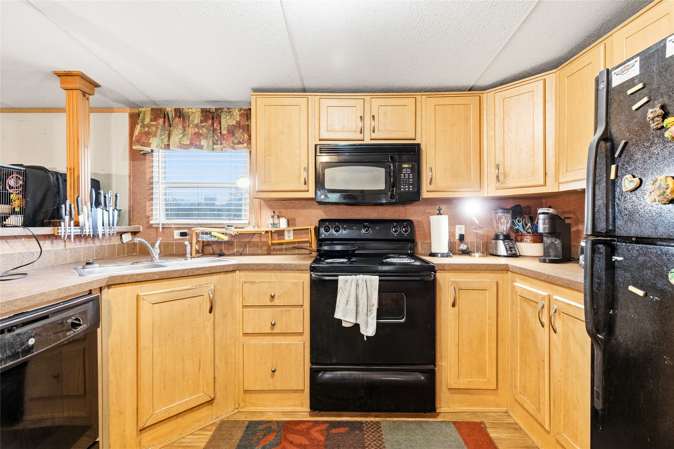 700 Thurman Road San Marcos, TX 78666 - Photo 5 of 32