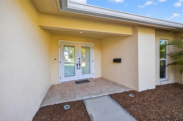 $675,000 | 5833 25th Street South, St. Petersburg, FL 33712