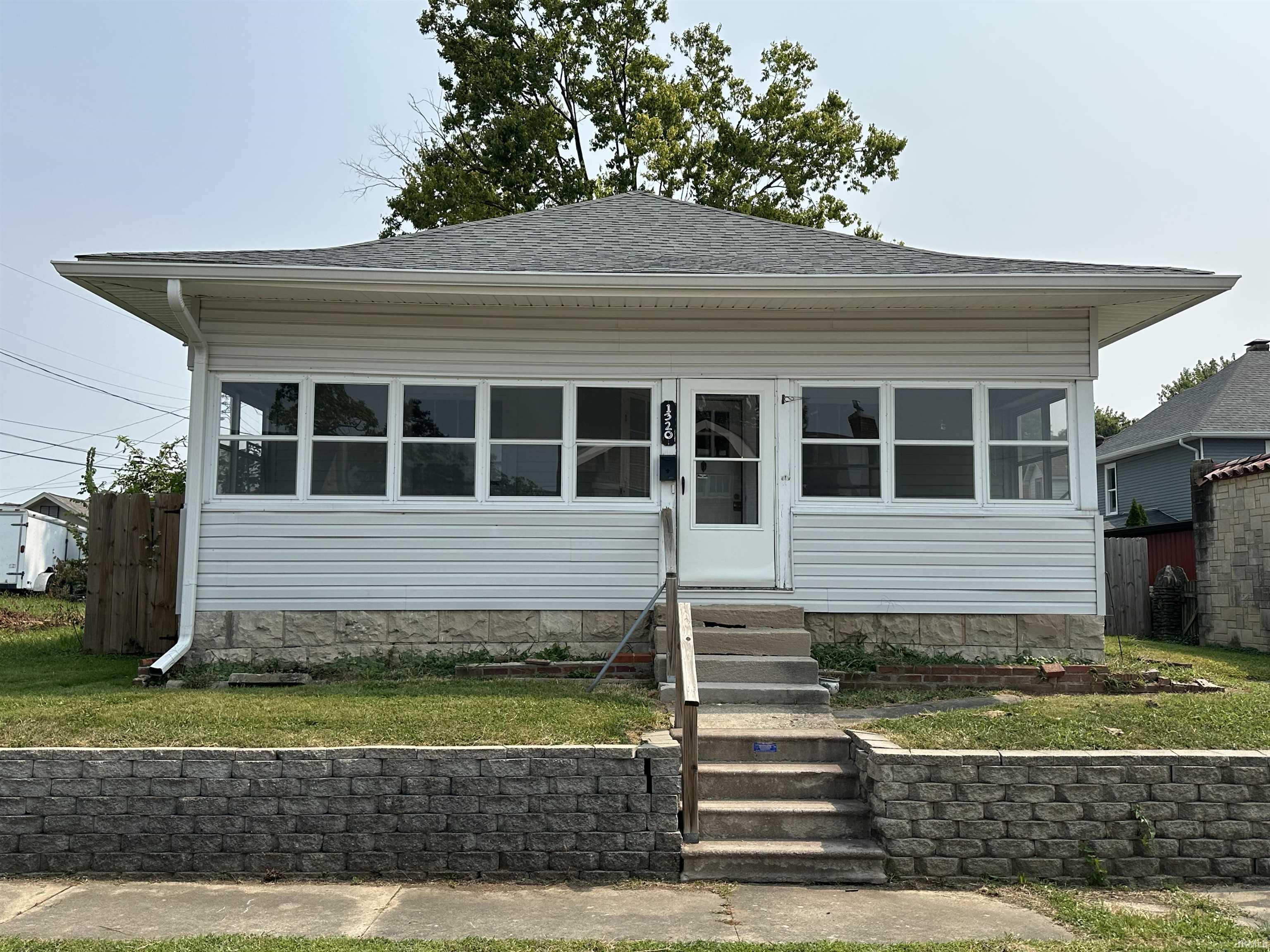 1320 Q Street Bedford, IN 47421 - Photo 2 of 32