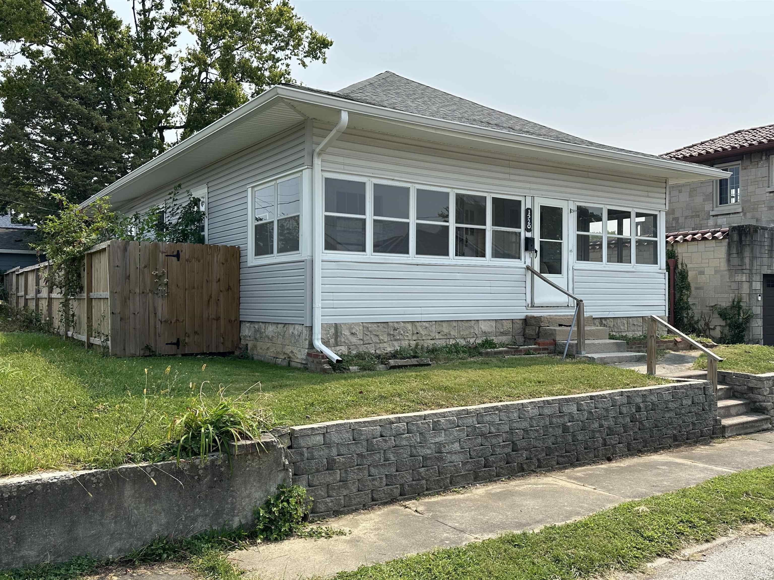1320 Q Street Bedford, IN 47421 - Photo 3 of 32