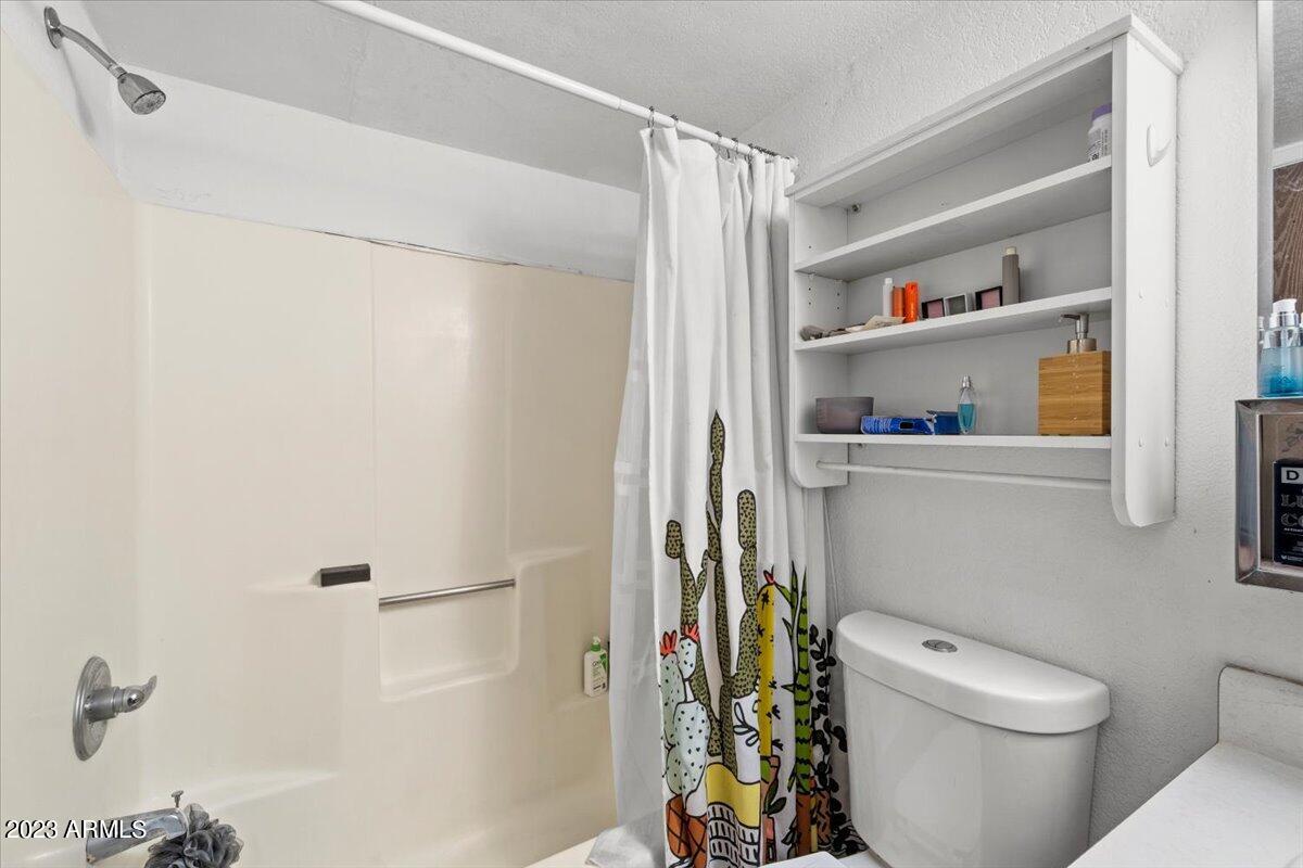1200 South Riordan Ranch Street, Unit 52 Flagstaff, AZ 86001 - Photo 14 of 20 14-Bathroom