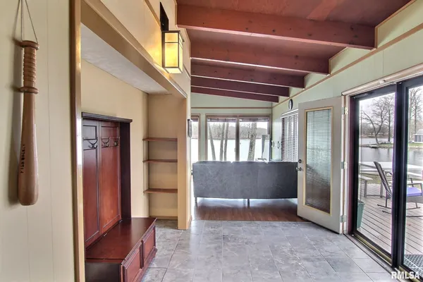 $325,000 | 30287 Cedar Lane, Girard, IL 62640