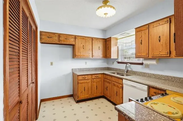 $325,000 | 800-802 Calvert Street, Metairie, LA 70001