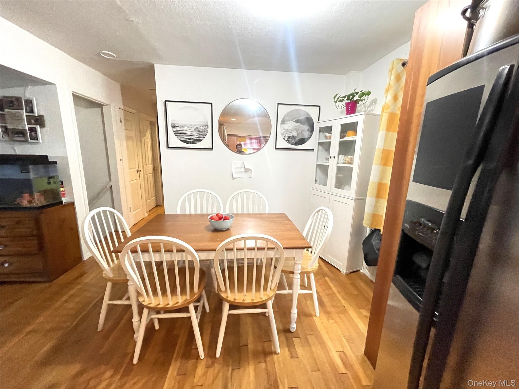32 Edgewood Road Port Washington, NY 11050 - Photo 9 of 38 Gallery Image 9