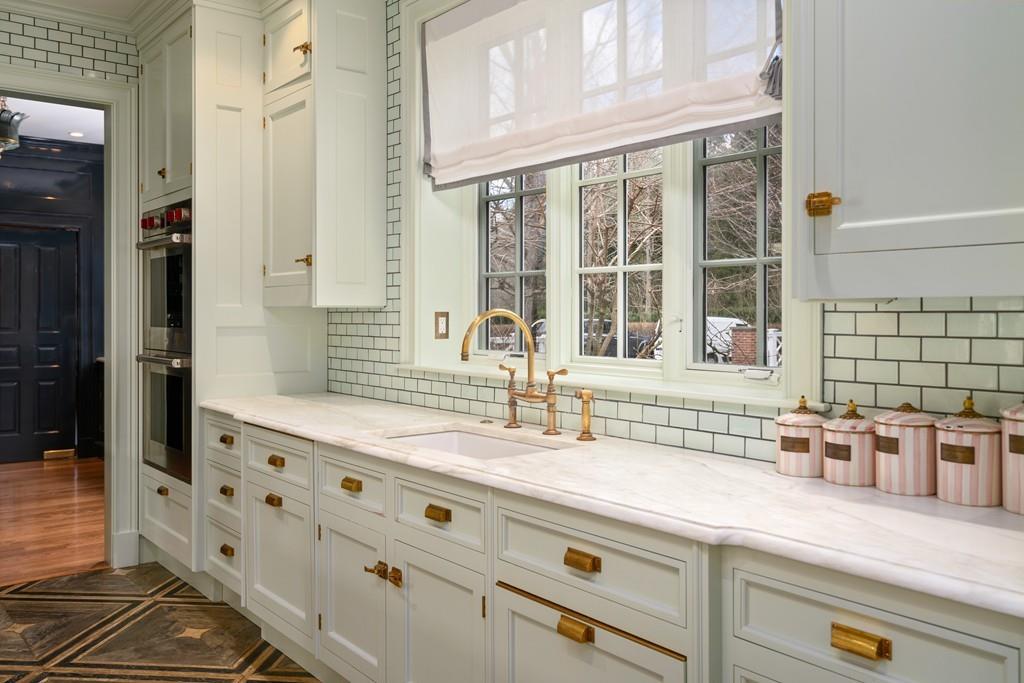 174 Highland Street Weston, MA 02493 - Photo 13 of 39