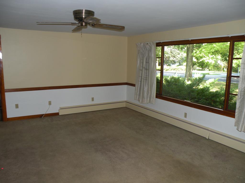 213 Huse Road Manchester, NH 03103 - Photo 13 of 22