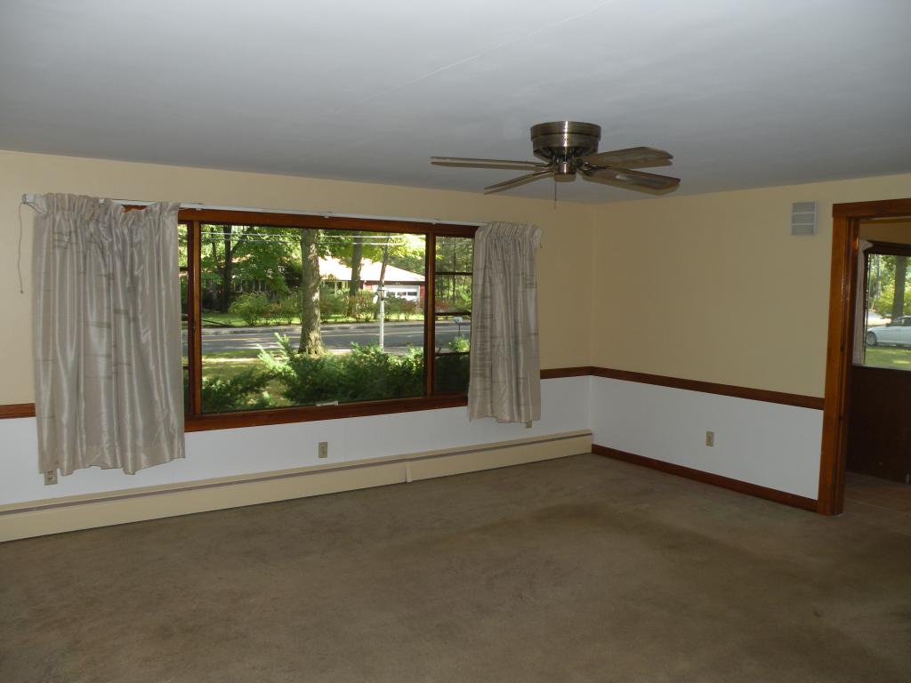 213 Huse Road Manchester, NH 03103 - Photo 14 of 22