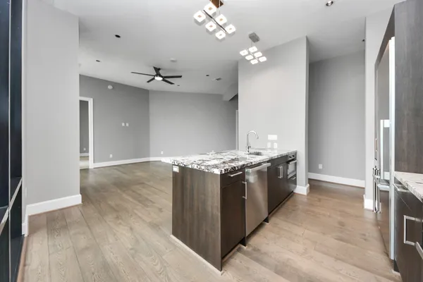 $3,800 | 1409 Post Oak Boulevard, Unit 803, Houston, TX 77056
