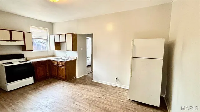 $1,000 | 3829 South Compton Avenue, Unit A, St. Louis, MO 63118